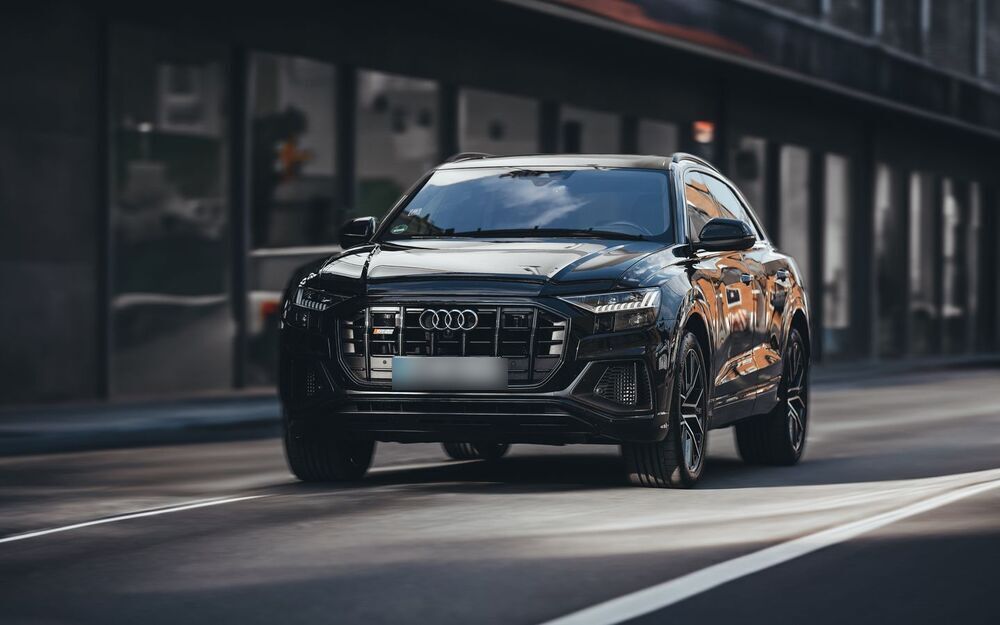 Black Audi SUV taxi